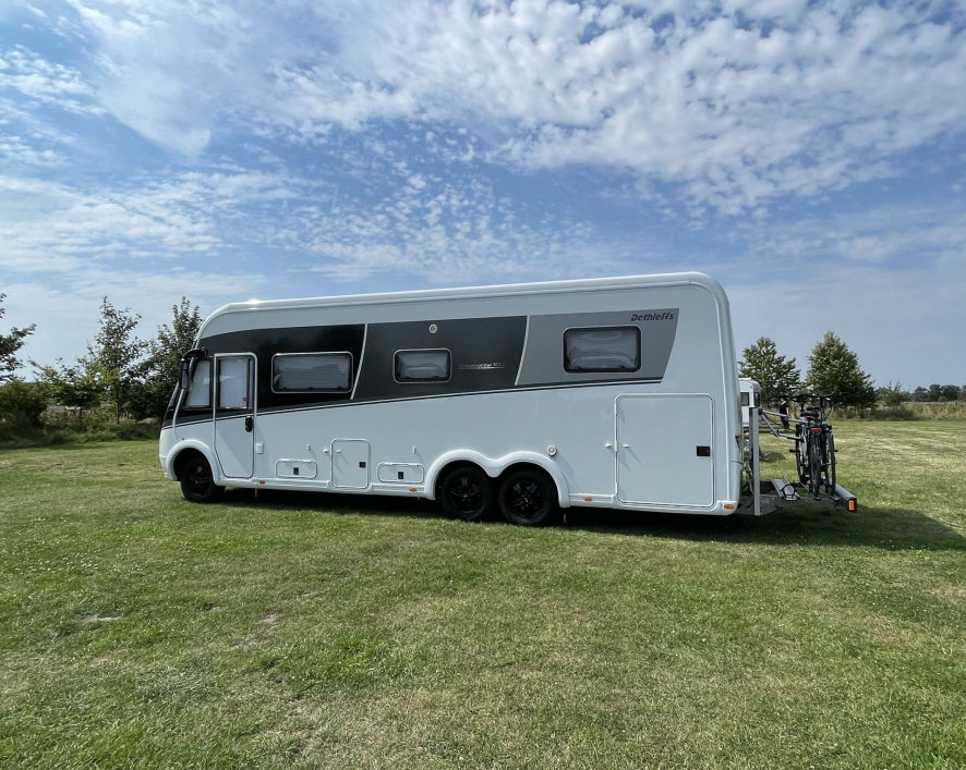 Dethleffs XLi 90-Edition Seite links